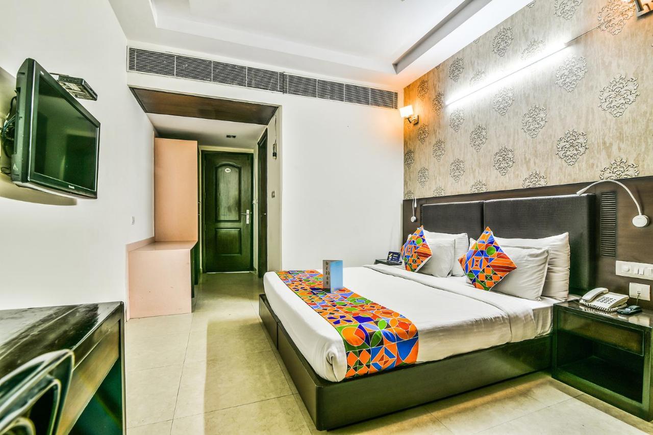 Hotel Alpine Tree New Delhi Exterior photo