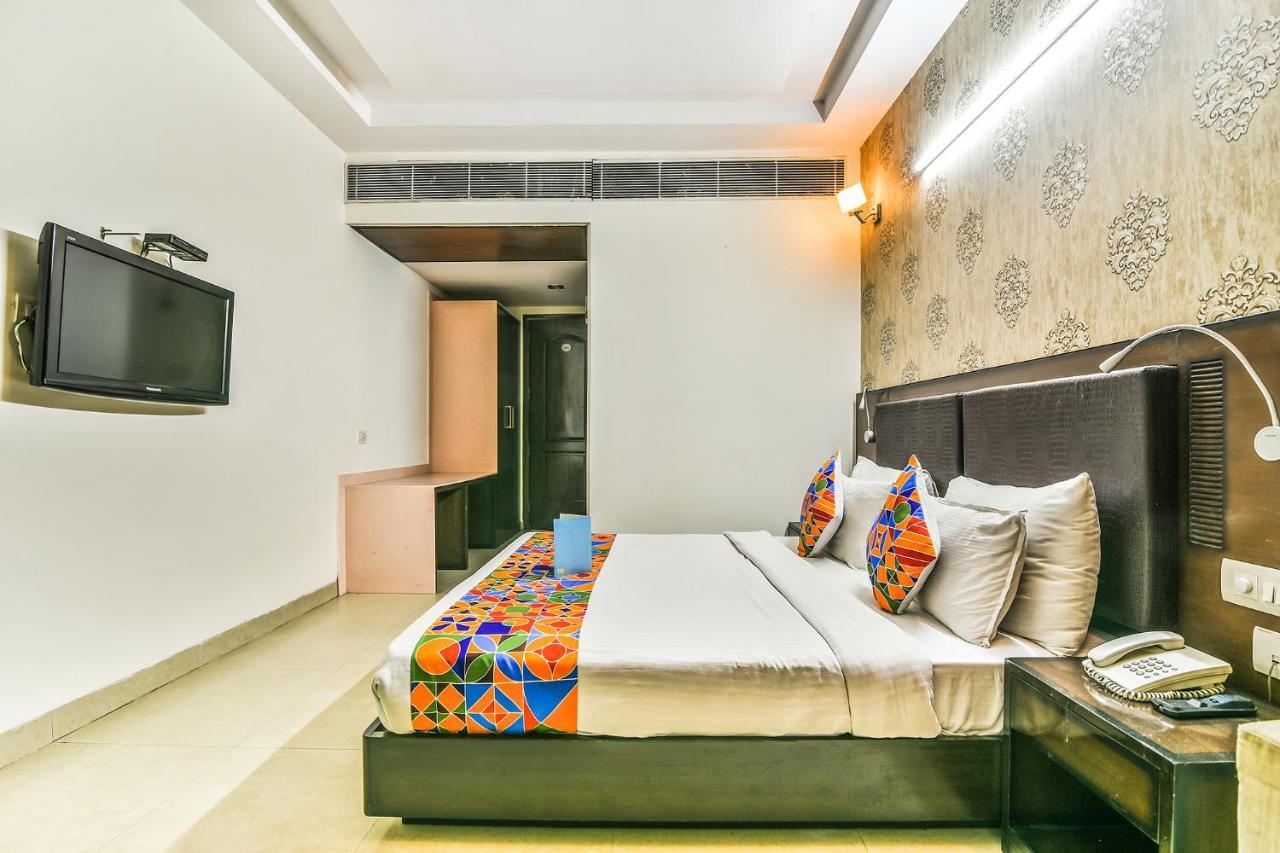 Hotel Alpine Tree New Delhi Exterior photo