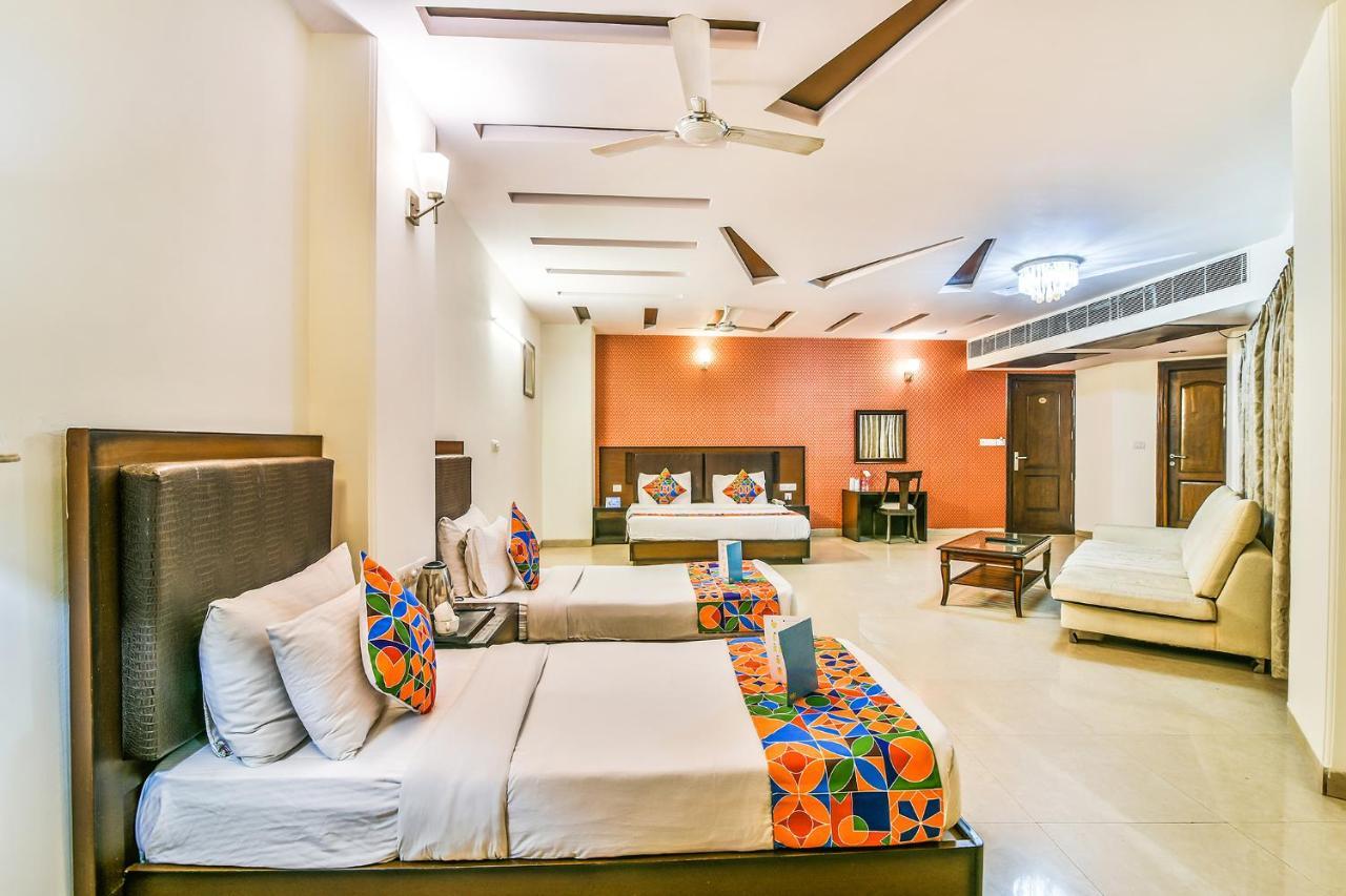 Hotel Alpine Tree New Delhi Exterior photo