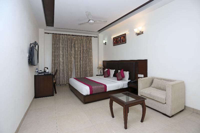 Hotel Alpine Tree New Delhi Exterior photo